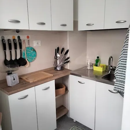 Ampio 97 Mq Con Garage Privato, A 2 Minuti Dal Centro Di Апартаменты Санремо