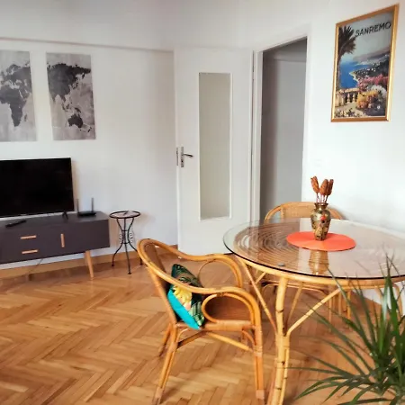Apartment Ampio 97 Mq Con Garage Privato, A 2 Minuti Dal Centro Di Sanremo