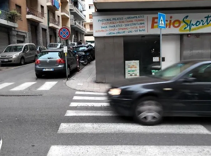 Ampio 97 Mq Con Garage Privato, A 2 Minuti Dal Centro Di 圣雷默