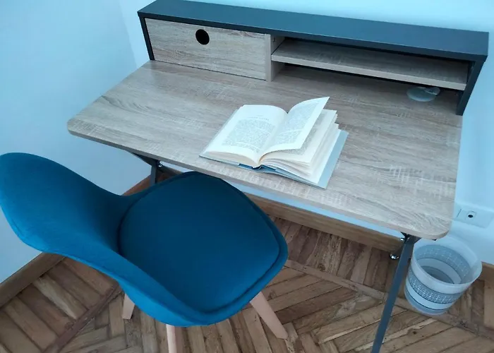 Ampio 97 Mq Con Garage Privato, A 2 Minuti Dal Centro Di 公寓 *