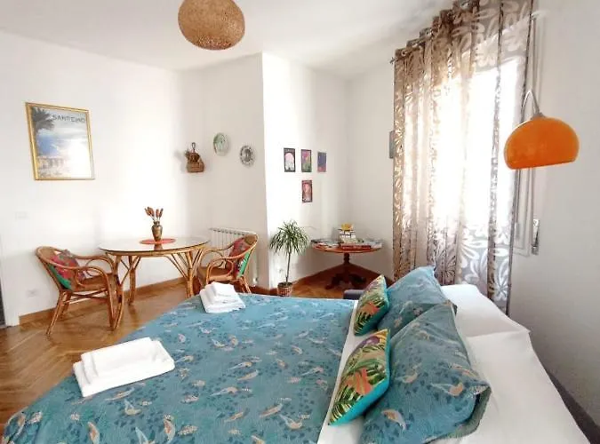 Ampio 97 Mq Con Garage Privato, A 2 Minuti Dal Centro Di 圣雷默