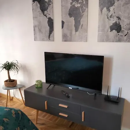 Apartament Ampio 97 Mq Con Garage Privato, A 2 Minuti Dal Centro Di