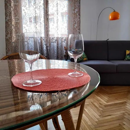 Ampio 97 Mq Con Garage Privato, A 2 Minuti Dal Centro Di Apartament *